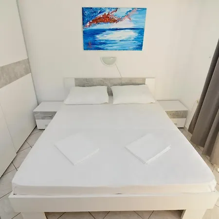 Jandrok Apartment Pirovac