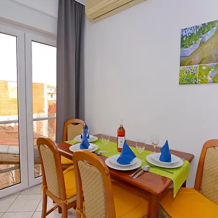 Apartment Jandrok Pirovac