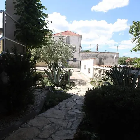 Jandrok Apartment Pirovac