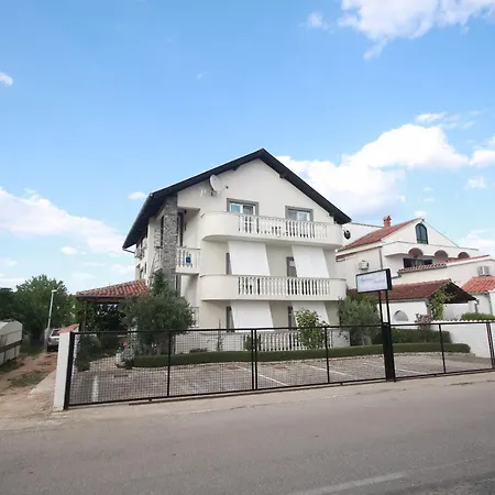 Apartment Jandrok