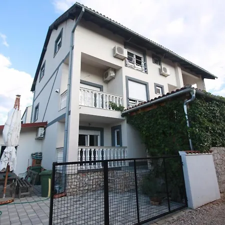 Apartment Jandrok *