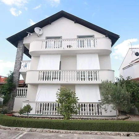 Apartment Jandrok *